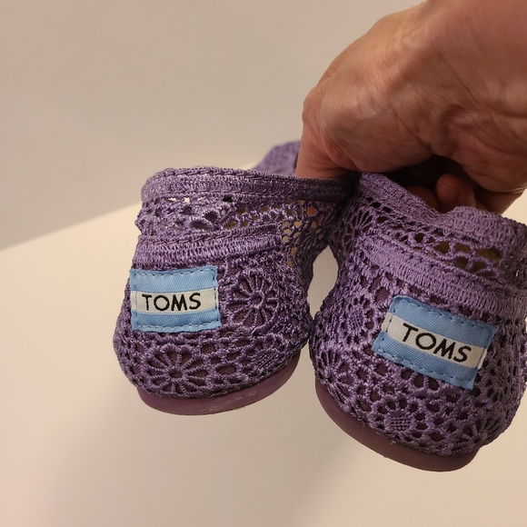 Toms Purple Crochet Classic Slip Ons Size 10W - Picture 5 of 5